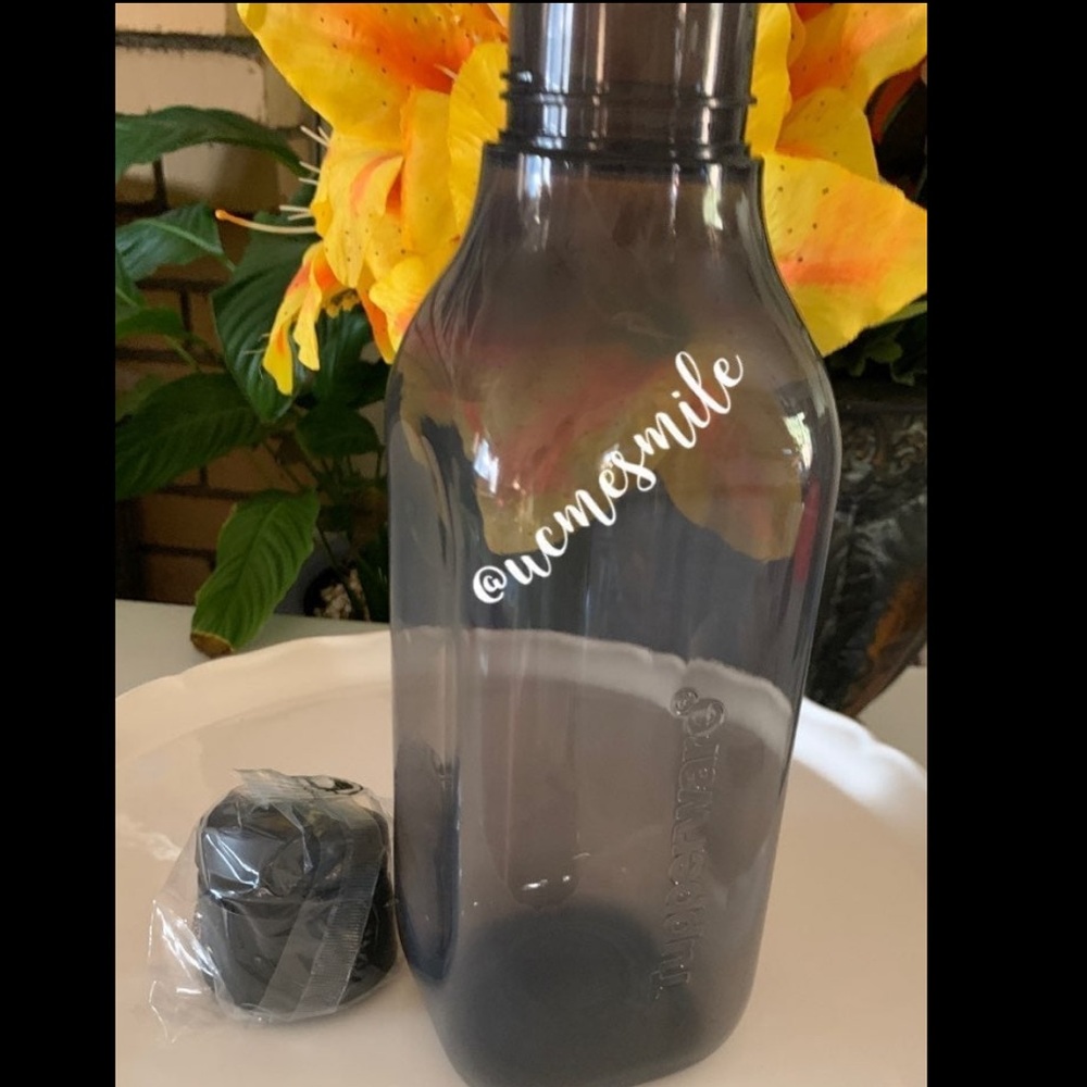 Tupperware Eco Square Round 1L Water Bottle